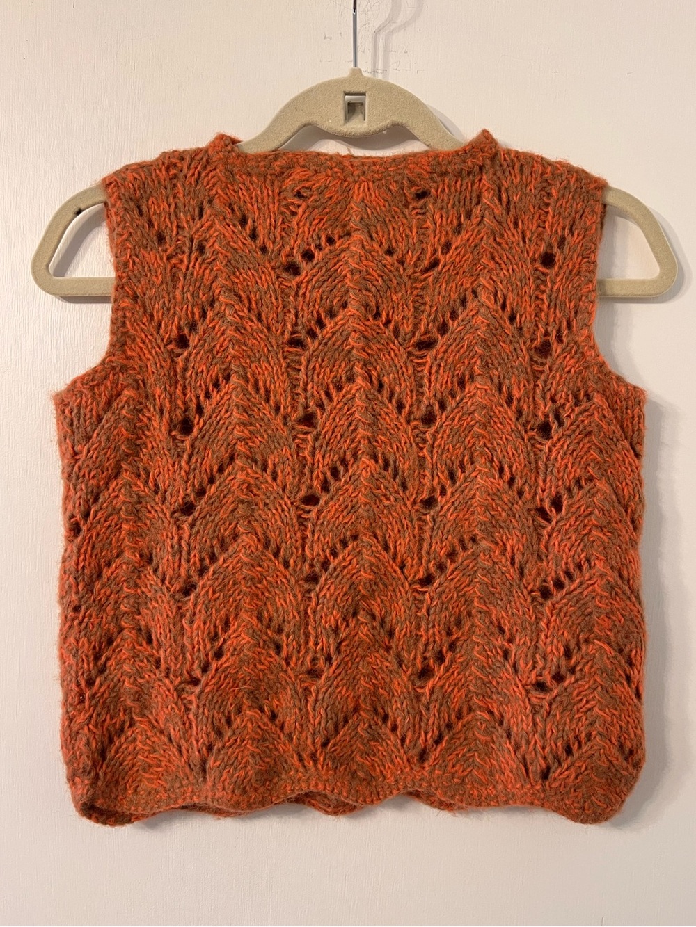 HANDMADE VINTAGE HIGH NECK ORANGE RUST CHEVRON SLEEVELESS SWEATER ✨